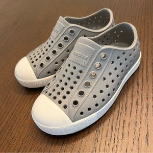 Native shoes size c7